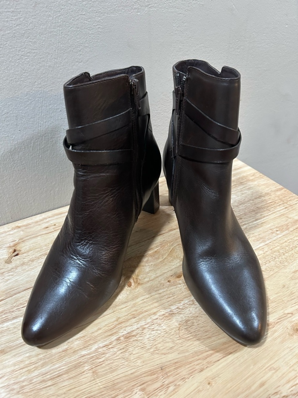 Lauren Ralph Lauren EUC Dark Brown Leather Ankle Booties with Buckle Strap - Picture 8 of 11
